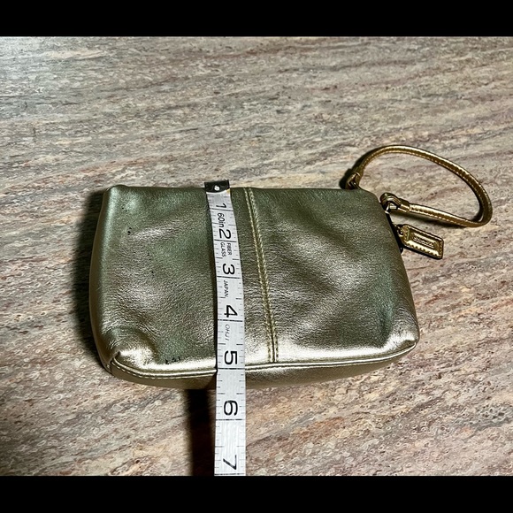 Coach vintage metallic gold foldover wristlet - Picture 10 of 16